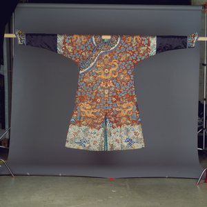 Halbformale Robe (mit Drachendesign)