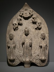 Votivstele mit einer buddhistischen Triade. Nordchina, Östliche Wei-Dynastie