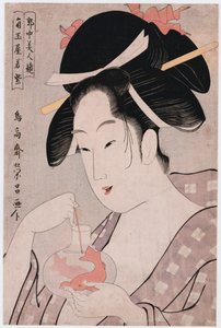 Brustporträt der Kurtisane Wakamurasaki von Tsunotamaya, die mit Goldfischen in Glasbehältern spielt, vor einem graublauen Hintergrund, aus der Serie "Vergleich der Schönheiten in den lizenzierten Vierteln"