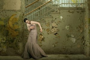 Elegante Frau zeitloser Verfall