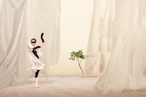 Ätherische Tanzaufführung von Christine von Diepenbroek