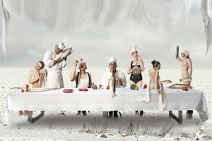 Surreales Abendessen Fest