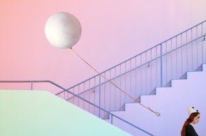 Surreale Pastelltreppe