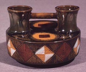 Irdenwaregefäß, Linthorpe, von Christopher Dresser