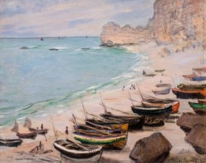 Boote am Strand von Etretat