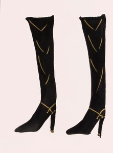 Schwarze Stiefel, 2017 von Daisy de Villeneuve