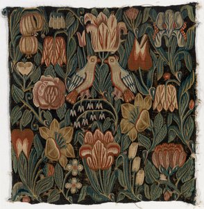 Wandteppich-Kissenbezug mit zwei Vögeln zwischen Blumen, hergestellt in Schleswig-Holstein, Dänemark, um 1690