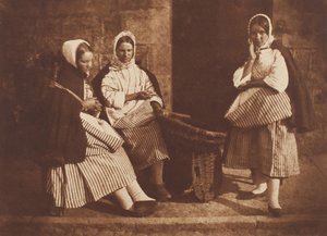 Mrs. Logan und zwei unbekannte Frauen, Newhaven, gedruckt ca. 1916 von Hill and Adamson