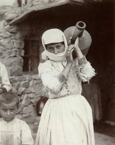 Armenisches Landmädchen, Jerewan, Armenien, 1880er