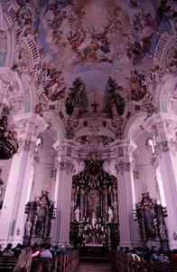 Rokoko-Innenraum der Kirche, begonnen 1727 von Dominikus Zimmermann
