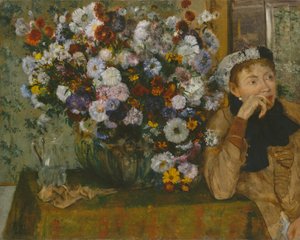 Eine Frau sitzt neben einer Vase mit Blumen Madame Paul Valpinçon