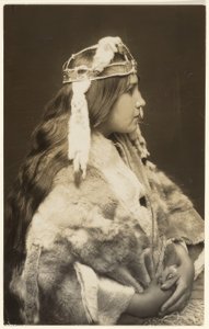 Naida, die stolze Prinzessin von Edward S. Curtis