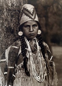Indianer Amerikas: Porträt eines Mädchens der Umatilla von Edward Sheriff Curtis