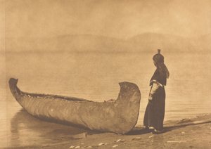 Am Ufer des Sees - Kutenai, 1910 von Edward Sheriff Curtis