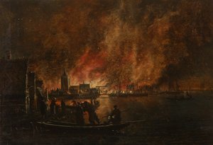 Nächtliches Feuer über holländischer Stadt