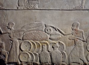 Anordnung von Lebensmitteln in Lagern, Kalksteinwandrelief, aus dem memphitischen Grab von Horemheb in Saqqara, ägyptische Zivilisation, Neues Reich, Dynastie XVIII von Egyptian 18th Dynasty