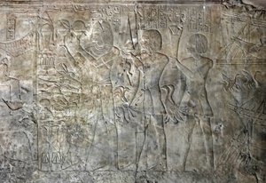 Ägyptische Antike: Verbindungen aus dem Grab von Kha em Het (Khaemhat), Inspektor der Speicher und Schreiber am Hof von Amenophis III. (TT57), die Träger von Opfergaben darstellen. 18. Dynastie. 1530-1290 v. Chr. Tal der Adligen. Luxor, Westufer, Ägypten