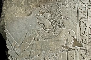 Ägyptische Antiquität: Darstellung des Wesirs Ramose. Flachrelief aus seinem Grab (18. Dynastie). Luxor, Theben, Grab der Adligen Ägypten von Egyptian 18th Dynasty
