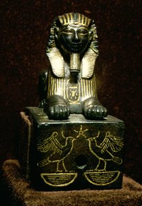 Statuette einer Sphinx von König Thutmosis III., Neues Reich, ca. 1490-1439 v. Chr. von Egyptian 18th Dynasty