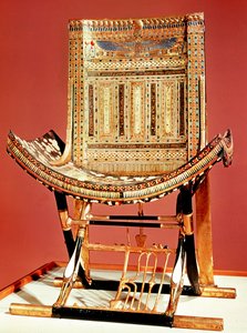 Der kirchliche Thron des Pharaos, aus dem Grab von Tutanchamun (ca. 1370-52 v. Chr.) Neues Reich (intarsiertes Holz)