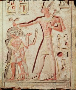 Ramses (1279 - 1213 v. Chr.) schlägt seine Feinde (Reliefierter bemalter Kalkstein, 19. Dynastie)