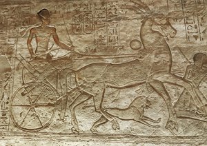 Ramses II. auf seinem Wagen, großer Tempel von Abu Simbel von Egyptian 19th Dynasty