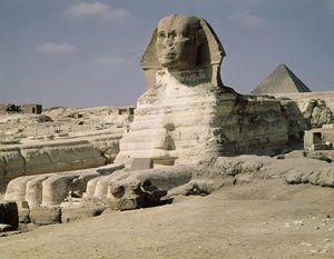 Blick von Nordosten auf die Sphinx, aus der Regierungszeit von König Chephren, Altes Reich, 2600-2500 v. Chr. von Egyptian 4th Dynasty