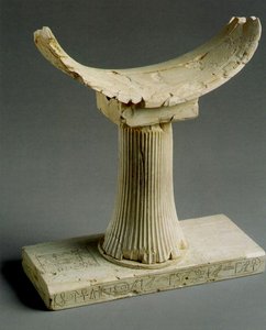 Kopfstütze mit dem Namen von Pepi II, Elfenbein