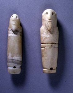 Anhänger mit bärtigen Männerköpfen von Egyptian Egyptian