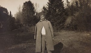 Album des Ersten Weltkriegs in Friaul-Julisch Venetien: Porträt eines österreichischen Gefangenenkadetten in der Villa Brazzà, Heimat des 17. Kriegskrankenhauses in Soleschiano Manzano