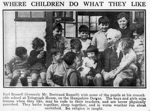 Bertrand Russell mit Schülern an seiner Beacon Hill School, 1931