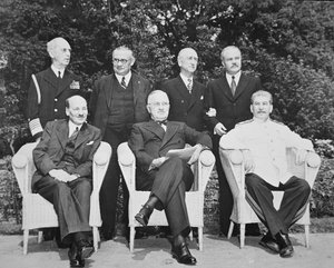 Clement Attlee, Präsident Harry S. Truman und Joseph Stalin auf der Potsdamer Konferenz