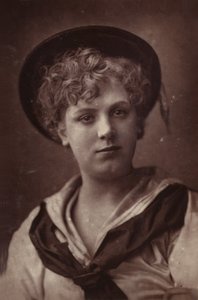 Edith Bland von English Photographer