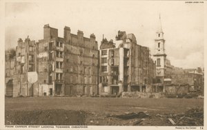 Von Cannon Street in Richtung Cheapside, London unter Beschuss von English Photographer