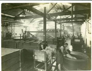 Hydraulisch betriebene Färberei, Teppichfabrik, 1923 von English Photographer