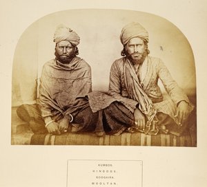 Kumbos, Hindus, Googaira, Mooltan, aus The People of India, von J. Forbes Watson, veröffentlicht 1868 von English Photographer