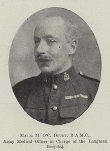 Major M OC Drury, RAMC, leitender Sanitätsoffizier des Langman-Hospitals
