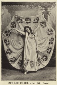 Miss Loie Fuller in ihrem Rocktanz von English Photographer