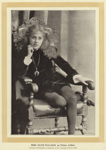Miss Olive Tulloch als Prinz Arthur