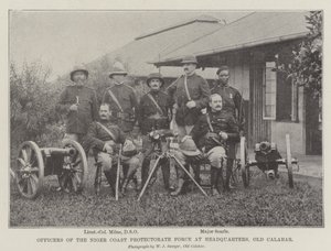 Offiziere der Niger Coast Protectorate Force am Hauptquartier, Old Calabar