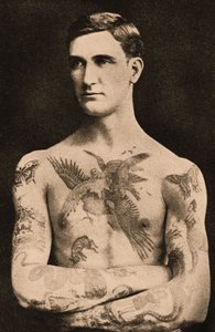 Porträt eines von Sutherland MacDonald tätowierten Mannes