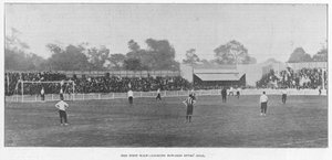 Die erste Halbzeit - Blick auf das Tor von Spurs, 1899 von English Photographer