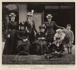 Das neueste Porträt der Königin, eine königliche Gruppe aus Balmoral