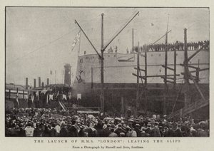 Der Stapellauf der H.M.S. London, verlässt die Slipanlage von English Photographer