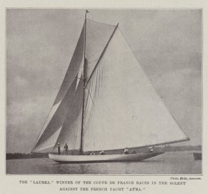 Die Laurea, Gewinnerin der Coupe de France Rennen im Solent gegen die französische Yacht Anna von English Photographer