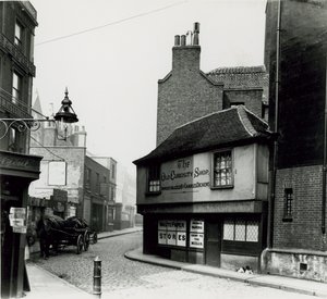 The Old Curiosity Shop, Portsmouth Street, Lincolns Inn Fields, London von English Photographer