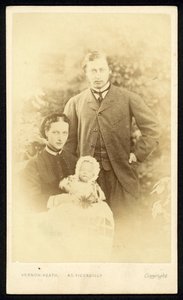Der Prinz und die Prinzessin von Wales und Prinz Albert Victor von English Photographer
