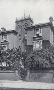 Die Residenz von Theodore Watts-Dunton und Algernon C. Swinburne, The Pines, Putney (s/w Foto)