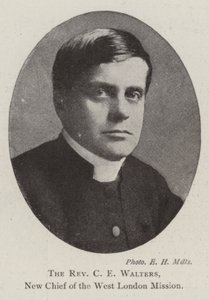 Der Reverend C. E. Walters, neuer Leiter der West London Mission von English Photographer