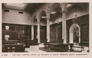 Das Victoria und Albert Museum, South Kensington, London von English Photographer